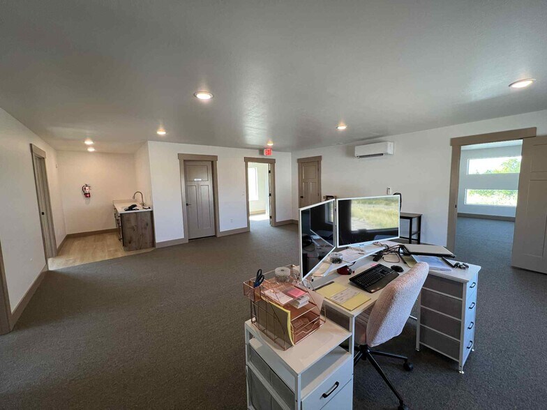 More Photos Of 3746 N Higley Rd, Ogden Showroom For Lease