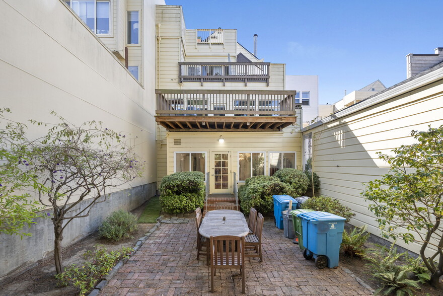 More Photos Of 2250 Union St, San Francisco Storefront Retail Office For Lease
