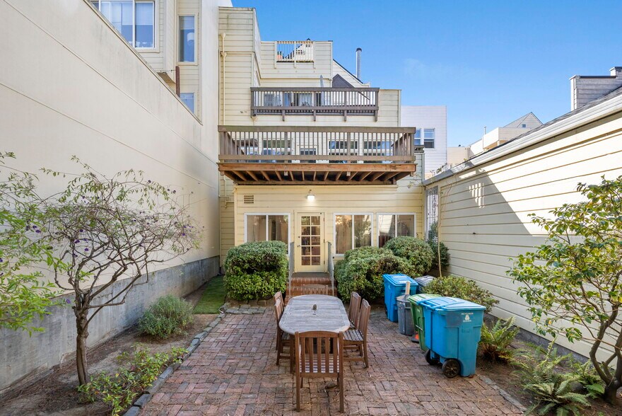 More Photos Of 2250 Union St, San Francisco Storefront Retail Office For Lease