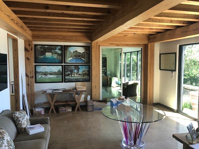 More Photos Of 230 S Grants Ln, Fort Worth Light Distribution For Sale