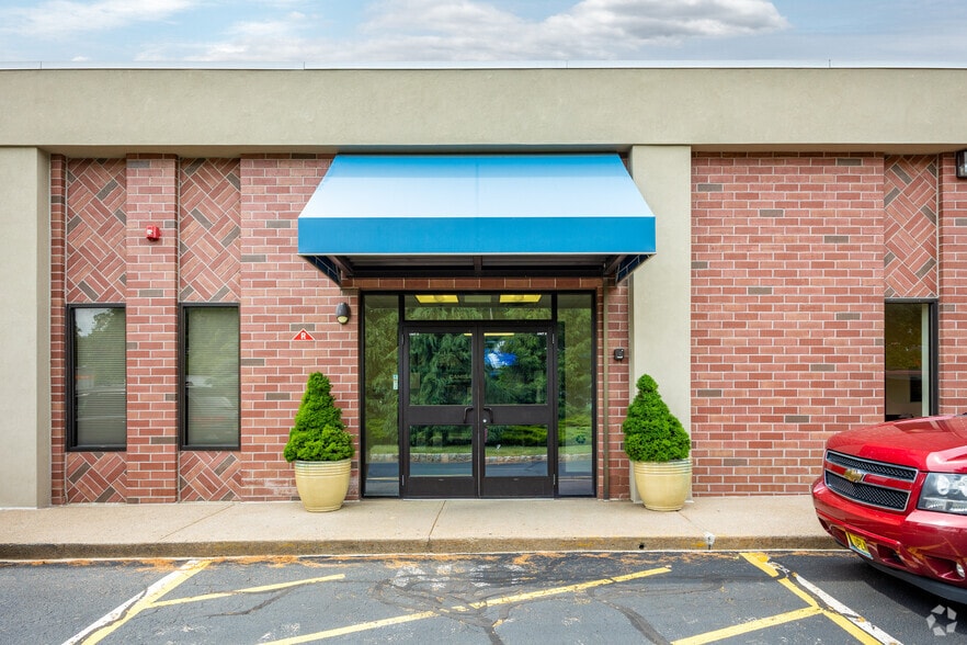 More Photos Of 1 Evergreen Pl, Morristown Light Distribution For Lease