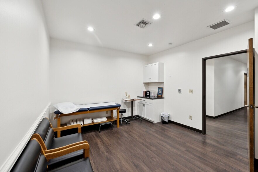 More Photos Of 2128 Babcock Rd, San Antonio Medical For Sale