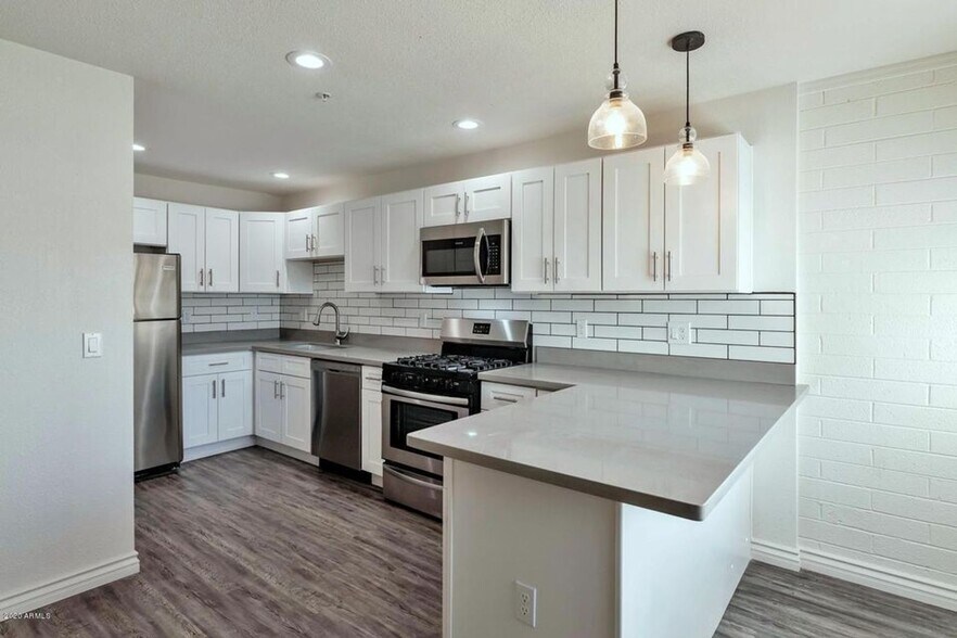 More Photos Of 6725 E Earll Dr, Scottsdale Apartments For Sale