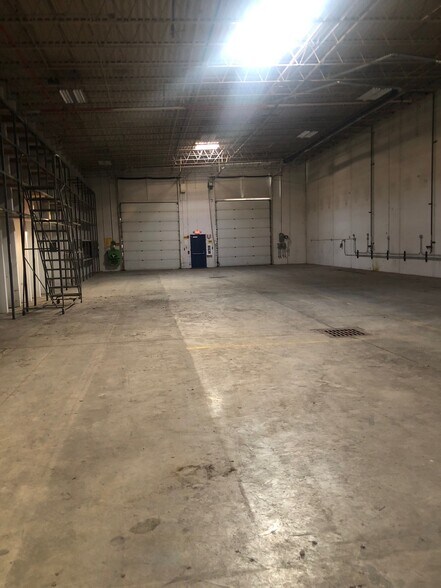 More Photos Of 28800 N. Energy Drive, Green Oaks Warehouse For Lease