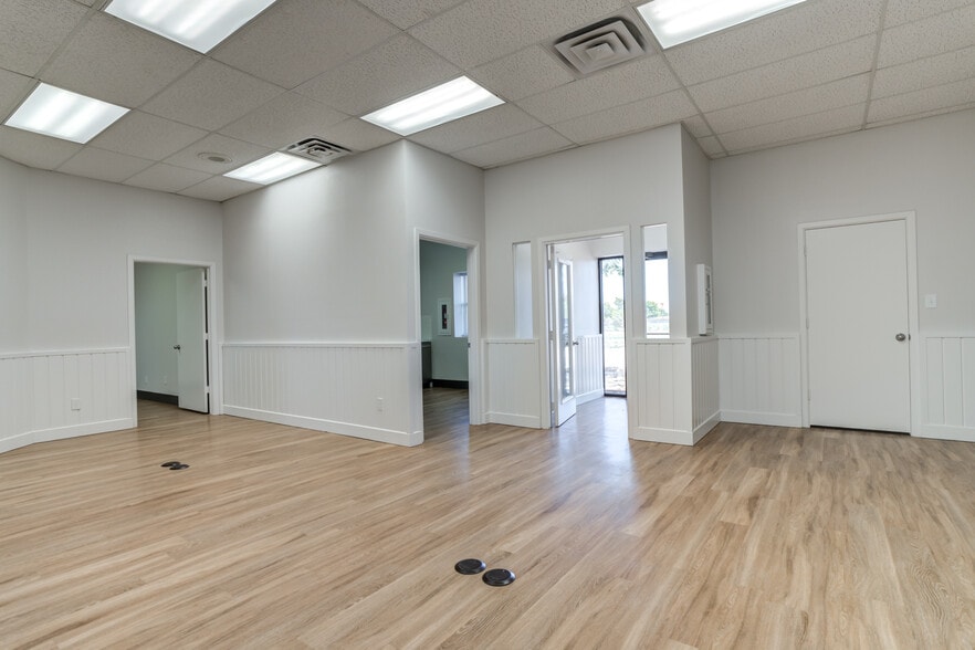 More Photos Of 510 Valencia Ave, Lubbock Warehouse For Sale