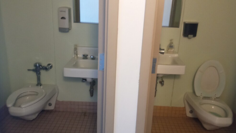 More Photos Of 1020 Regent St, Madison Medical For Lease