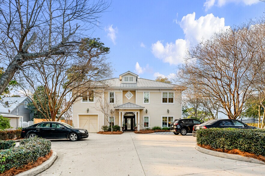 More Photos Of 202 S Mobile St, Fairhope Hospitality For Sale