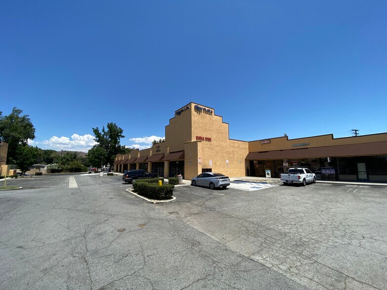 More Photos Of 2085 W Holt Ave, Pomona Unknown For Lease