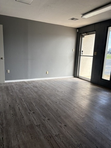 More Photos Of 3920 Classen Blvd, Norman Industrial For Lease