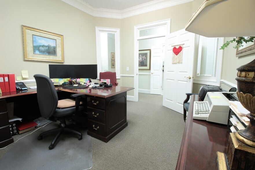 More Photos Of 3535 Roswell Rd, Marietta Office Residential For Lease