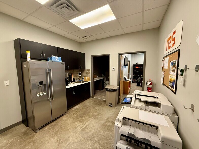 More Photos Of 5901 FM 920, Weatherford Warehouse For Sale