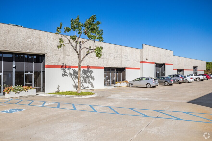 More Photos Of 9920 Prospect Ave, Santee Warehouse For Lease