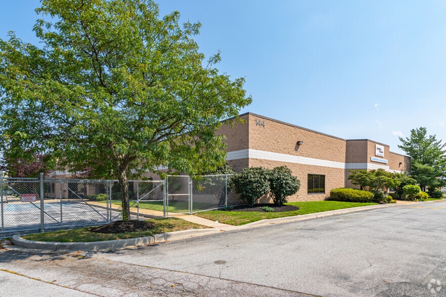 More Photos Of 144 Quigley Blvd, New Castle Warehouse For Lease