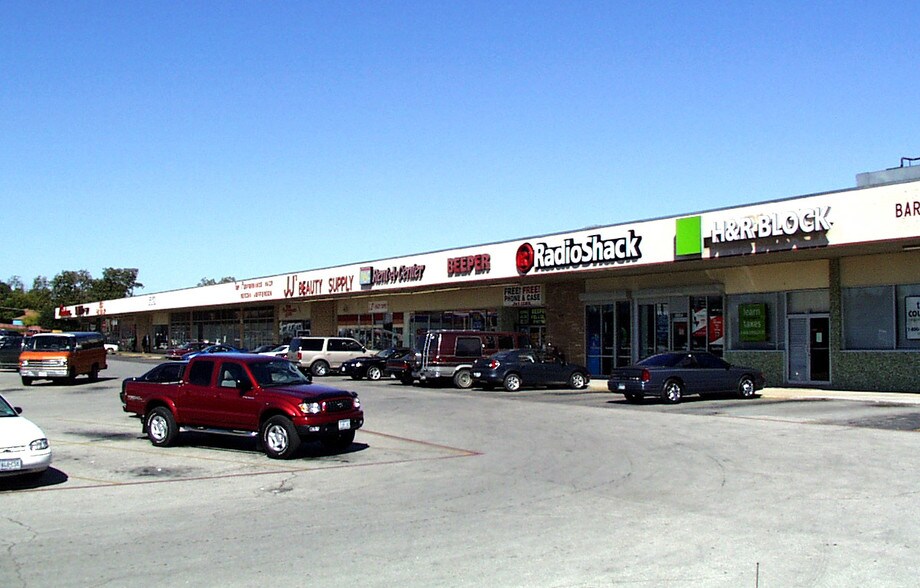 More Photos Of 3200 S Lancaster Rd, Dallas General Retail For Lease
