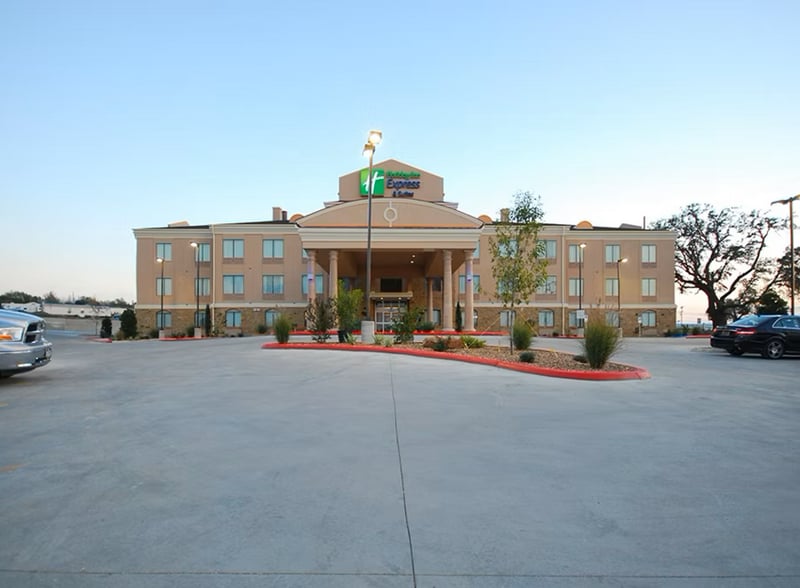 Primary Photo Of 126 Middle Buster, Gonzales Hotel For Sale