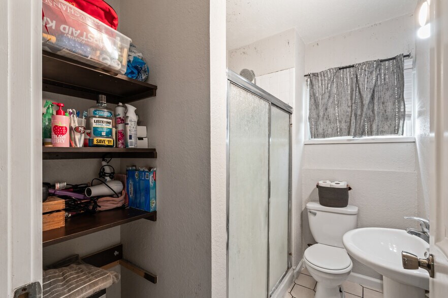More Photos Of 231 Lux Ave, South San Francisco Storefront Retail Residential For Sale