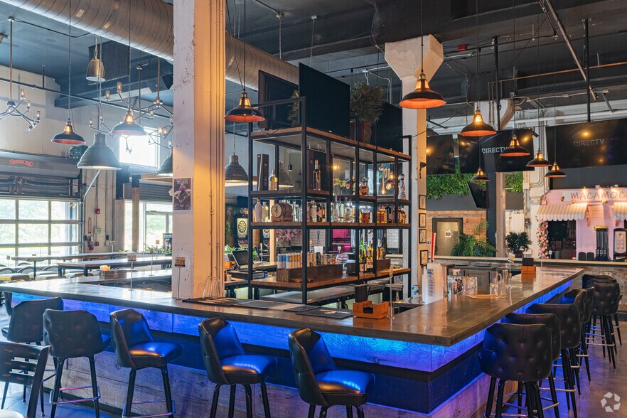More Photos Of 115 NW 6th St, Fort Lauderdale General Retail For Lease