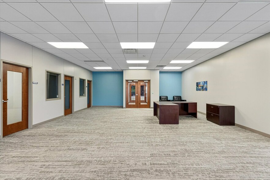 More Photos Of 11010 Burdette St, Omaha Office For Lease