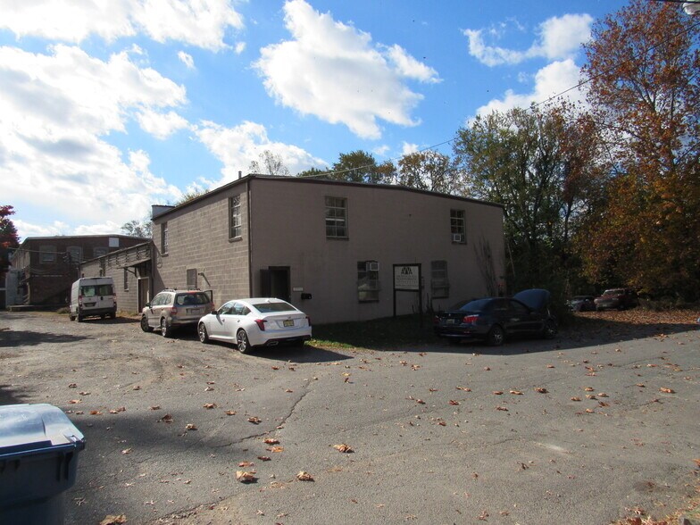 More Photos Of 4 7th St, Frenchtown Distribution For Lease