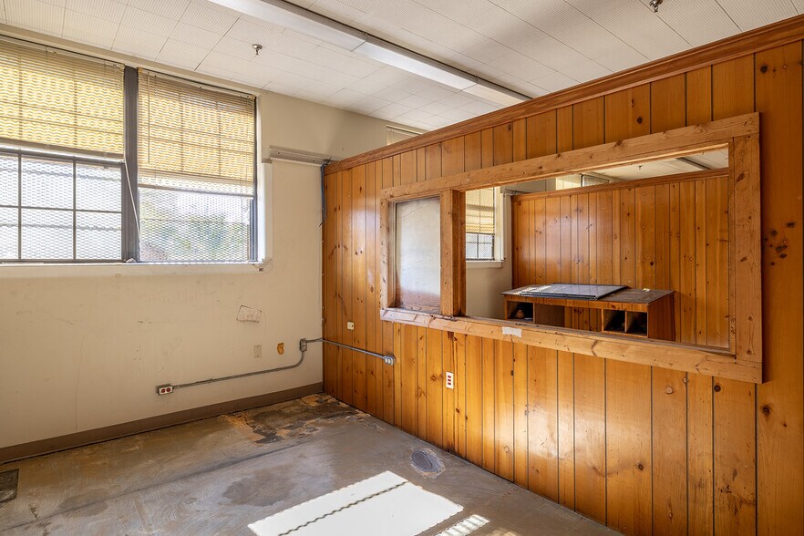 More Photos Of 2127 Hubbard St, Jacksonville Manufacturing For Sale