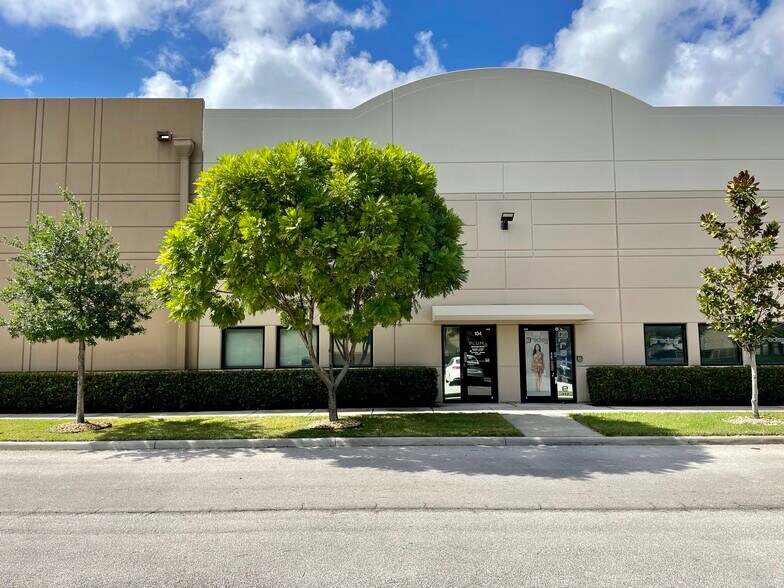More Photos Of 11 SW 12th Ave, Dania Beach Warehouse For Lease