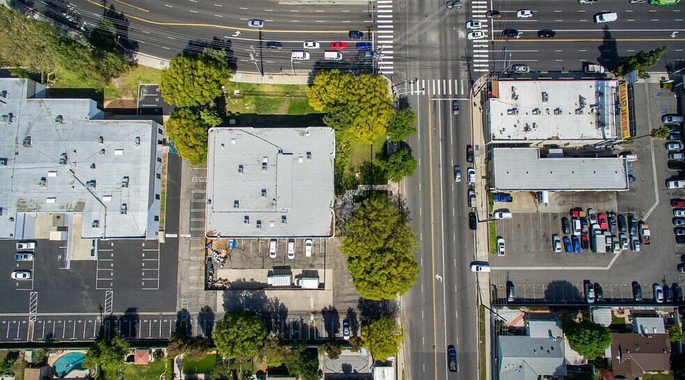 More Photos Of 20500 Nordhoff St, Chatsworth Research And Development For Sale