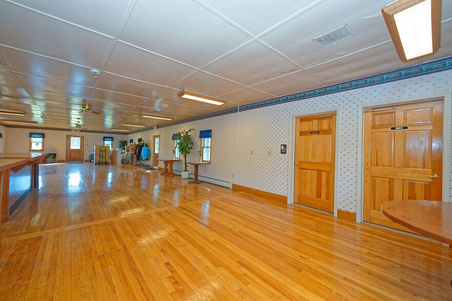 More Photos Of 111 Picard Rd, Voorheesville Restaurant For Lease