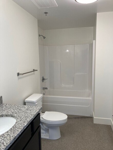 More Photos Of 615 Ferry St, Lafayette Apartments For Sale