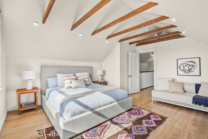 More Photos Of 844 E Kensington Rd, Los Angeles Specialty For Sale