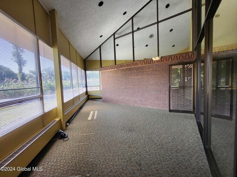 More Photos Of 436 New Karner Rd, Albany Office For Lease