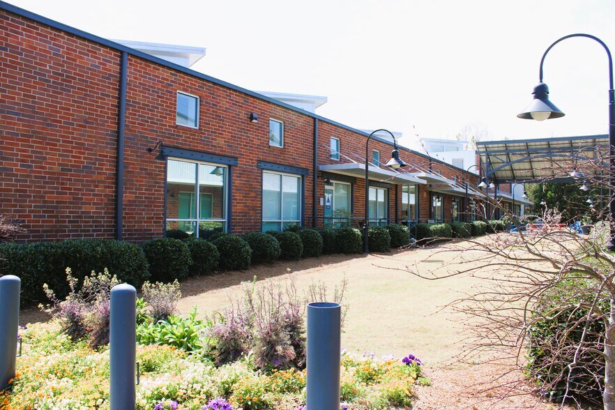 More Photos Of 1320 Ellsworth Industrial Blvd NW, Atlanta Loft Creative Space For Lease