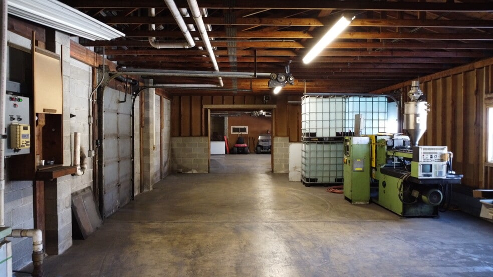 More Photos Of 36 Hull Ave, Clintondale Industrial For Sale