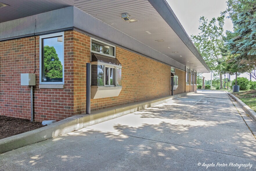 More Photos Of 1440 Grand Ave, Lindenhurst Restaurant For Sale