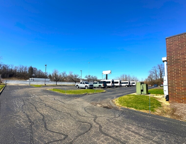 More Photos Of 7691-7695 Poe Ave, Dayton Medical For Lease