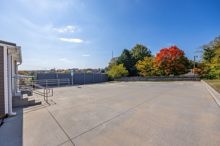 More Photos Of 126 S Spruce St, Winston-Salem Office Residential For Sale