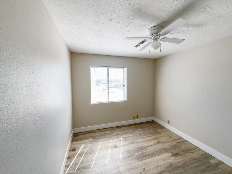 More Photos Of 126 E 1st North St, Mesquite Multifamily For Sale