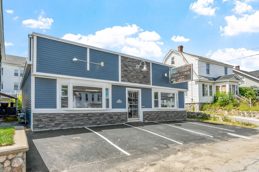 More Photos Of 127-129 Lowell St, Methuen Freestanding For Lease