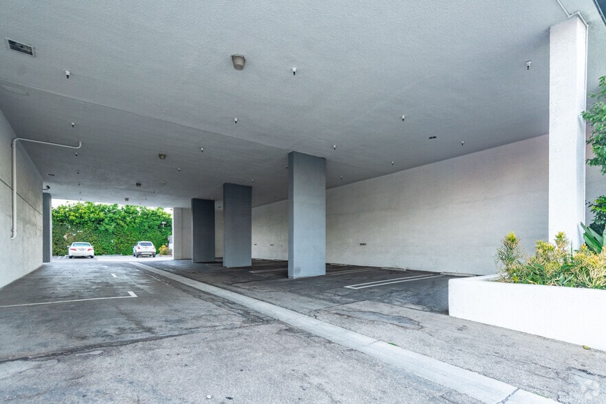 More Photos Of 5155 W Rosecrans Ave, Hawthorne Loft Creative Space For Sale