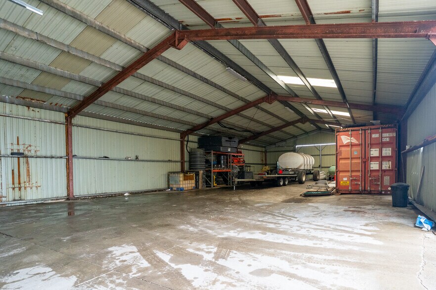 More Photos Of 266 Norwich Rd, Scotland Industrial For Lease