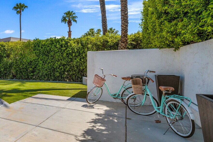 More Photos Of 120 W Vereda Sur, Palm Springs Hotel For Sale