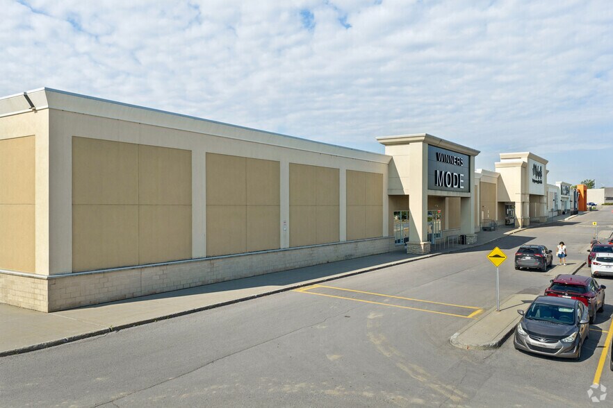 More Photos Of 5205 Boul Robert-Bourassa, Laval Unknown For Lease