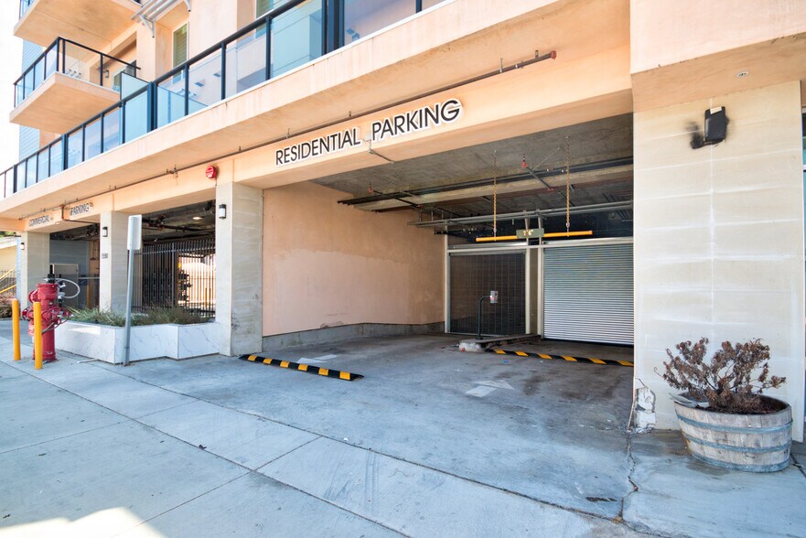 More Photos Of 1598 Long Beach Blvd, Long Beach Storefront Retail Office For Sale