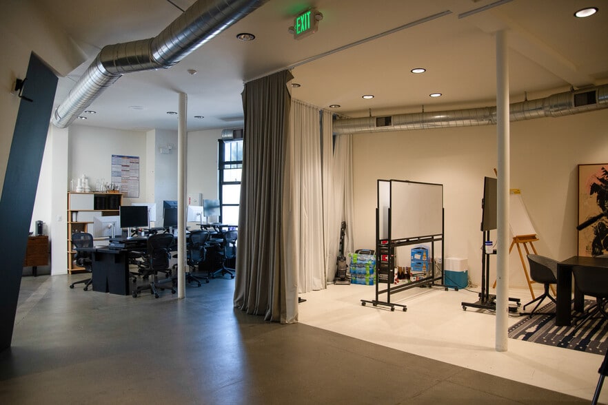More Photos Of 1611 Electric Ave, Venice Office For Lease