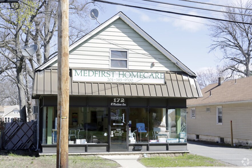 More Photos Of 172 W Madison Ave, Dumont General Retail For Lease