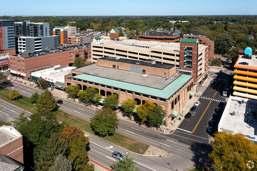 More Photos Of 333 E Grand River Ave, East Lansing Office For Lease