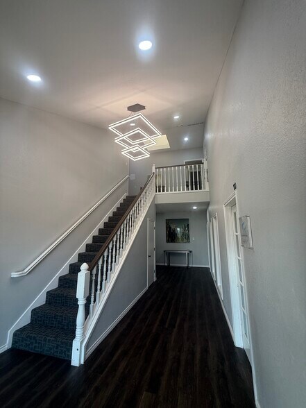 More Photos Of 1721-1725 E Southlake Blvd, Southlake Unknown For Lease