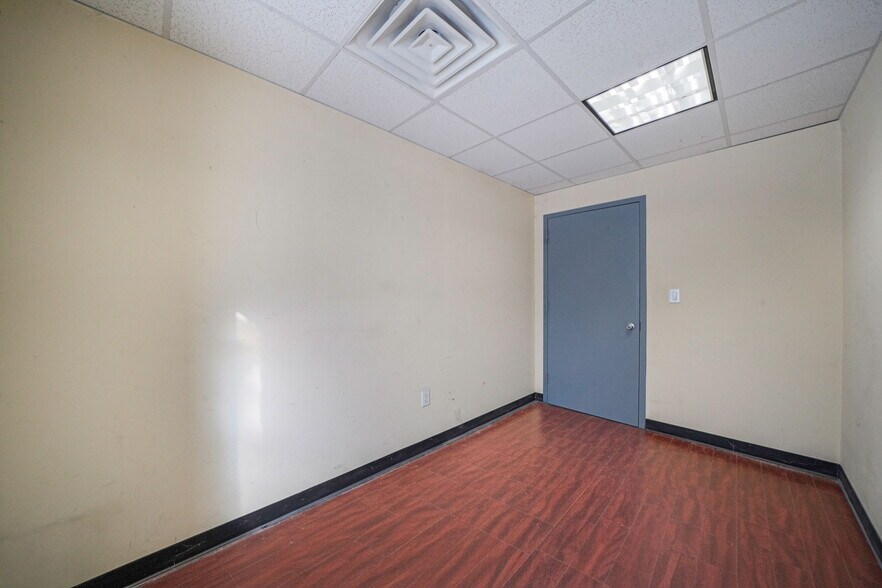 More Photos Of 1601 Arctic Avenue, Bohemia, NY 11716, Bohemia Warehouse For Lease