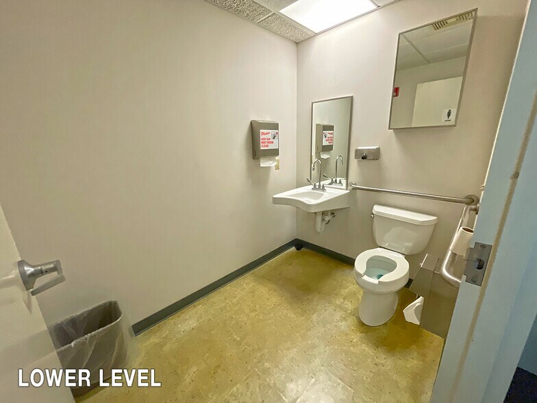 More Photos Of 1029 Mumma Rd, Lemoyne Office For Lease