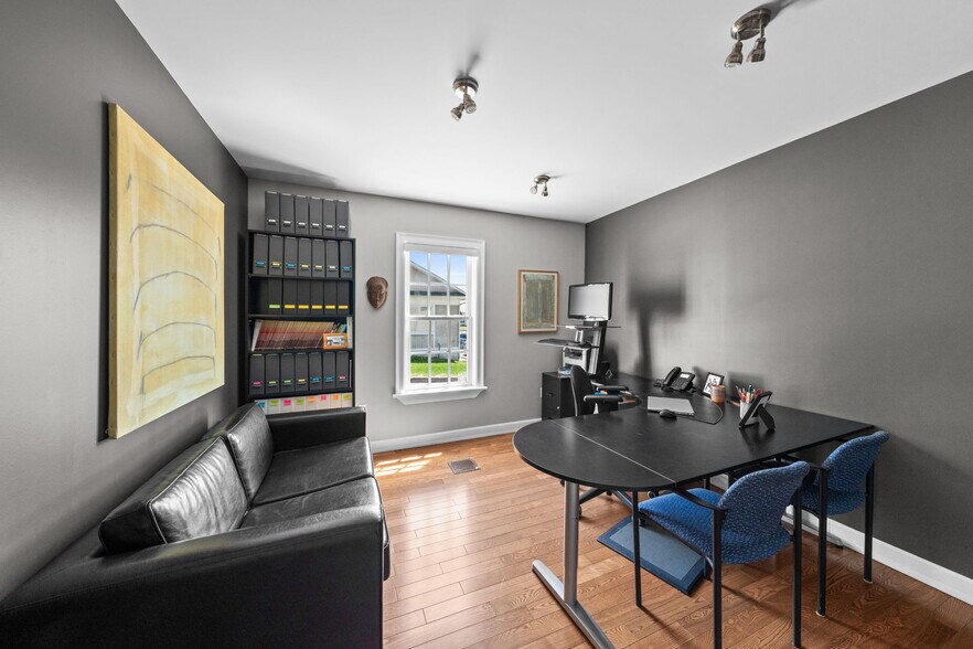 More Photos Of 5550 Manotick Main St, Ottawa Office Residential For Sale
