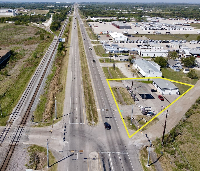 More Photos Of 3922 W US Highway 80, Terrell General Retail For Sale